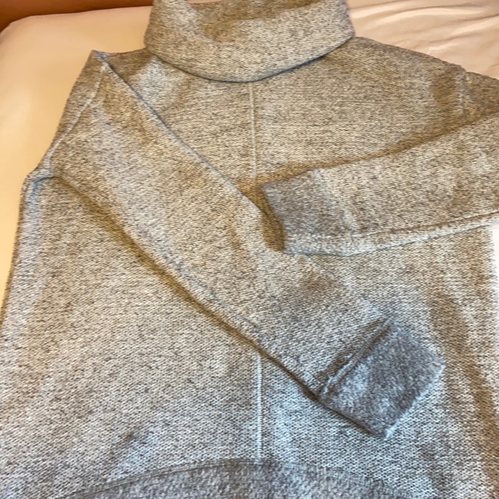 A&F super thick sweater, size M